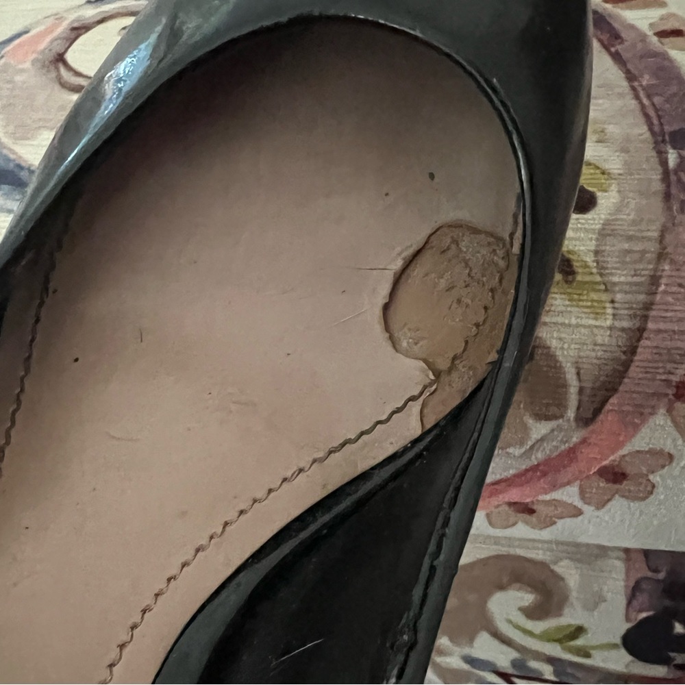 Size 7 Vince Camuto black heels - Picture 6 of 7